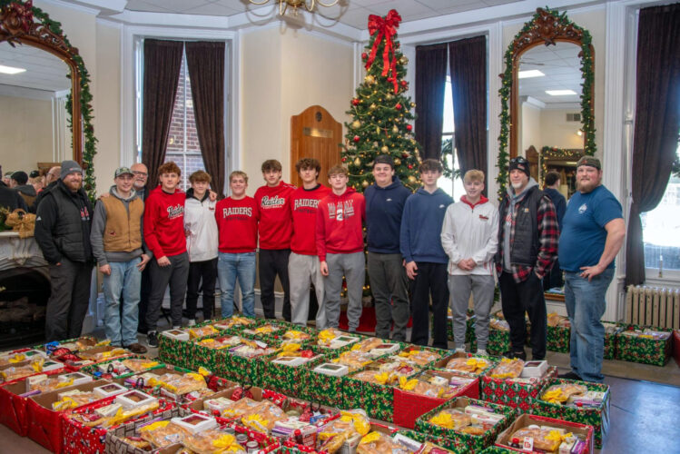 Elks provide food boxes during holidays